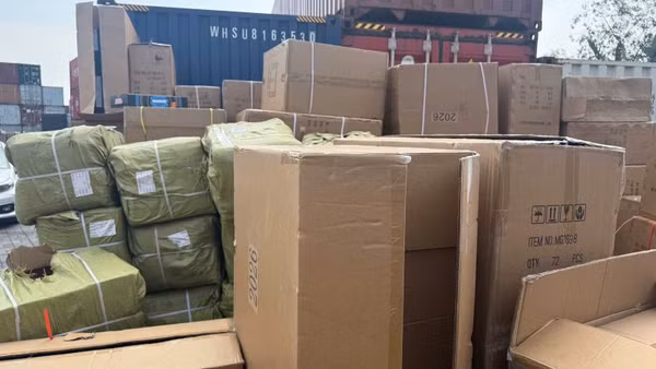 Một trong những lô hàng vi phạm bị thu giữ. (Ảnh: CHQ)