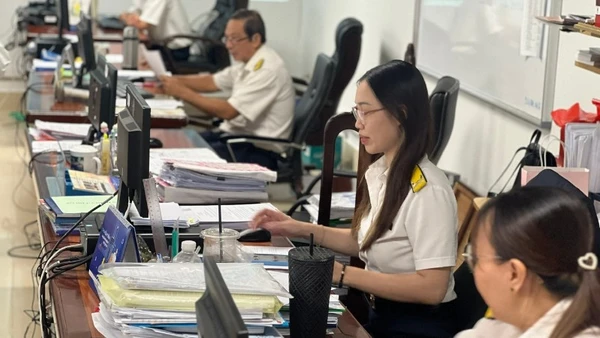 Bộ Tài chính đã rà soát và đề xuất điều chỉnh mạnh biểu thuế lũy tiến từng phần, giảm số bậc thuế từ 7 xuống còn 5 bậc. (Ảnh: MINH PHƯƠNG)