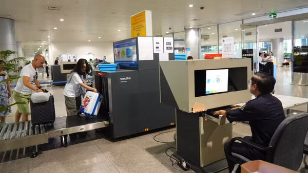 Ngành Thuế yêu cầu áp dụng và hủy bỏ tạm hoãn xuất cảnh kịp thời, đúng đối tượng, điều kiện và trình tự theo quy định. (Ảnh: CHQ)