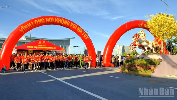 Phát lệnh khởi tranh Giải chạy hưởng ứng Tháng hành động phòng, chống ma túy năm 2026.