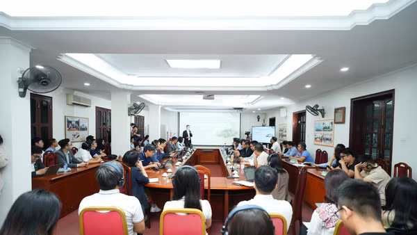 Quang cảnh Lễ ra mắt LOTUS V4 - Hội thảo kiến thức cơ bản về công trình xanh.