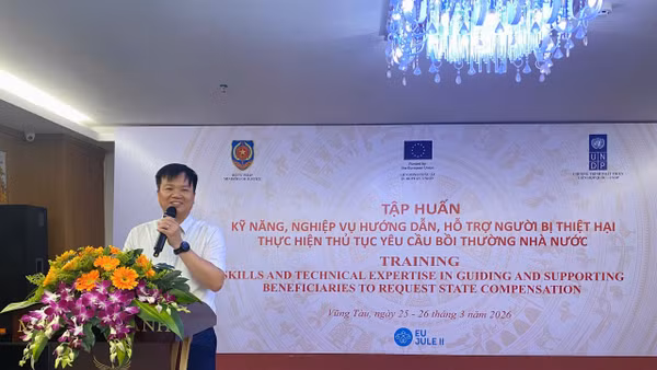 Ông Nguyễn Ngọc Vũ, Phó Cục trưởng Đăng ký giao dịch bảo đảm và Bồi thường nhà nước phát biểu tại hội nghị.