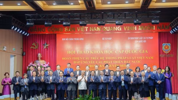 Nhiều hội thảo, tọa đàm về hoàn thiện thể chế pháp luật đã được tổ chức trong thời gian qua.