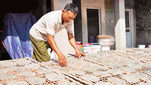 Trải qua nhiều biến động, bánh đa Lạng Côn vẫn giữ được hương vị truyền thống. Ảnh: Mai Dung 