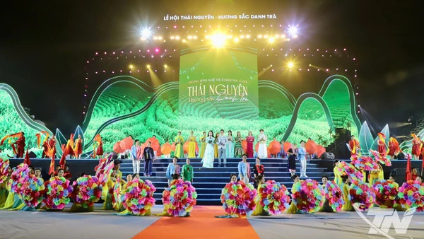 Chương trình nghệ thuật đặc sắc tại đêm khai mạc Lễ hội “Thái Nguyên - Hương sắc danh trà”.