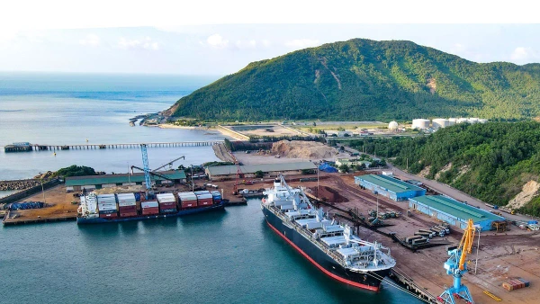 Khu kinh tế Vũng Áng tiếp tục là “thỏi nam châm” thu hút các dự án.