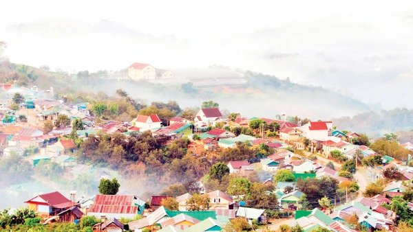 Sắc màu nông thôn mới ở vùng đồng bào dân tộc thiểu số xã Lạc Dương (Lâm Đồng).