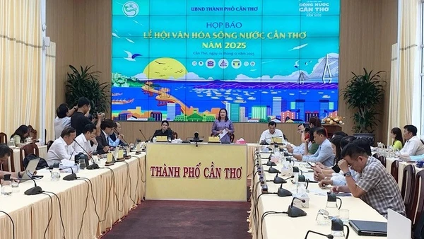 Quang cảnh buổi họp báo thông tin về Lễ hội.