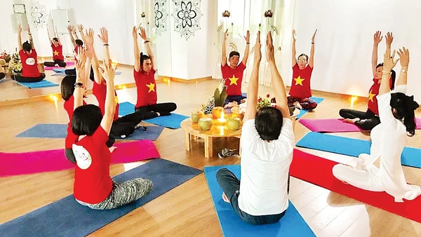 Yoga còn giúp cộng đồng kết nối mạnh mẽ hơn. Nguồn: Liên đoàn Yoga Việt Nam
