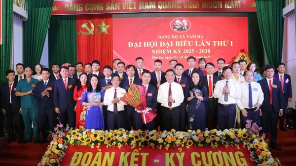 Ban chấp hành Đảng bộ xã Tam Đa nhiệm kỳ mới ra mắt.