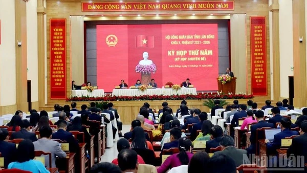 Quang cảnh kỳ họp.