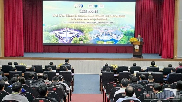 Quang cảnh Hội thảo quốc tế IEEE về “kỹ thuật tri thức và hệ thống” tại Trường đại học Đà Lạt.