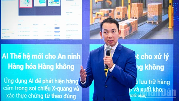 Tiến sĩ Yap Kwong Weng, Giám đốc điều hành (CEO) Việt Nam SuperPort TM. 