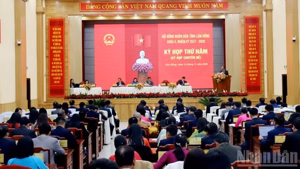 Quang cảnh kỳ họp.