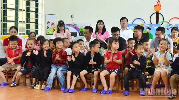 Nụ cười trẻ thơ trong một lớp mầm non trên địa bàn miền núi phía bắc. (Ảnh: PV)