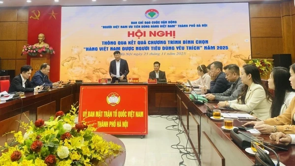 Lãnh đạo Ủy ban Mặt trận Tổ quốc Việt Nam thành phố Hà Nội phát biểu tại hội nghị.