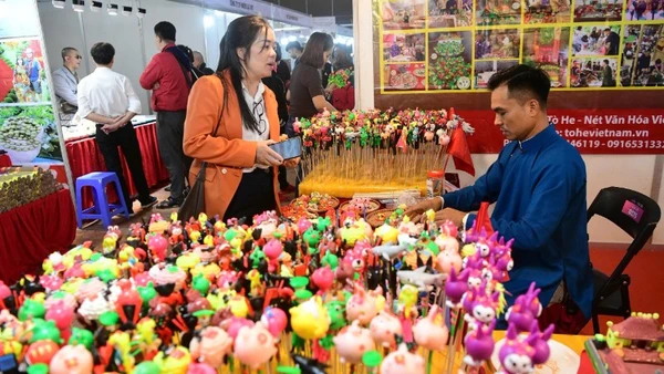 Một gian hàng tò he tại Triển lãm.