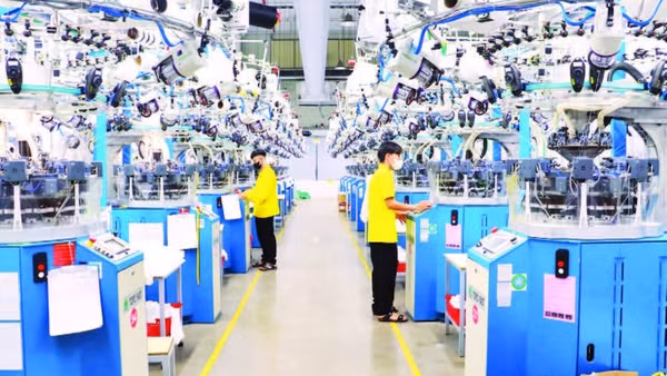 Hoạt động sản xuất tại Công ty TNHH Dệt kim Bangjie Việt Nam, Khu công nghiệp Dệt may Phố Nối, tỉnh Hưng Yên.