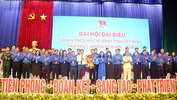 Ban Chấp hành Tây Ninh Tỉnh đoàn Tây Ninh khóa I, nhiệm kỳ 2025-2030 ra mắt Đại hội.