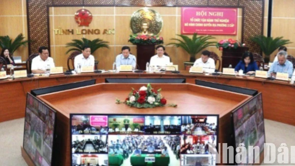 Hội nghị tổ chức vận hành chính quyền thử nghiệm mô hình chính quyền địa phương 2 cấp.