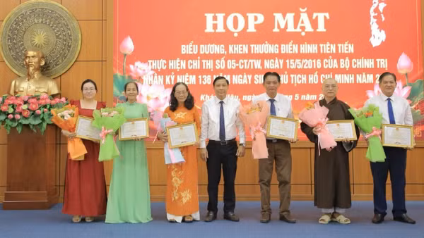 Biểu dương nhiều cá nhân và tập thể với việc làm thiết thực đã vì nhân dân, vì người yếu thế trong tâm thế cần, kiệm, liêm, chính và chí công vô tư theo tư tưởng Hồ Chí Minh.
