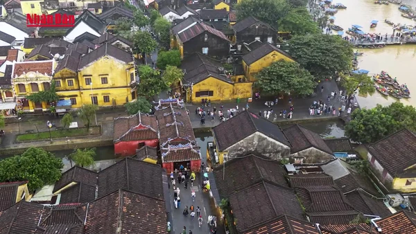 [Video] Di tích Hội An hư hại sau các đợt lũ cuối năm