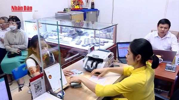 [Video] Từ 15/11, ngân hàng được giao, nhận vàng miếng
