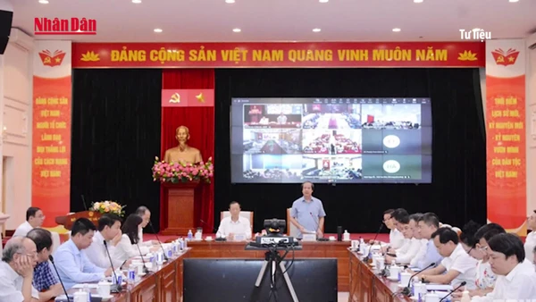 [Video] Từ năm học 2026 - 2027 triển khai một bộ sách giáo khoa dùng chung 