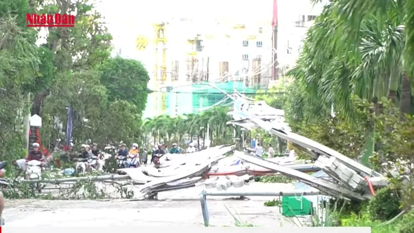 [Video] Hơn 1,6 triệu hộ dân mất điện do bão Kalmaegi