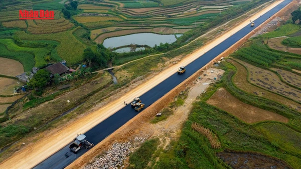 [Video] Cao tốc Đồng Đăng – Trà Lĩnh sẵn sàng thông tuyến giai đoạn 1 ngày 19/12