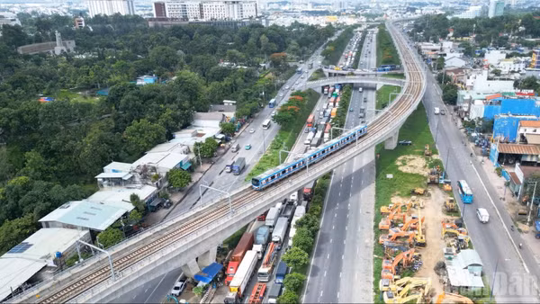 Kết nối vùng trung tâm trở nên rõ nét hơn khi tuyến Metro số 1 Bến Thành-Suối Tiên khai trương từ tháng 12/2024. (Ảnh: Thế Anh)