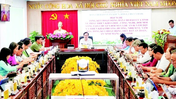 Lãnh đạo tỉnh Vĩnh Long thường xuyên tổ chức hội nghị để kiểm tra, đánh giá.