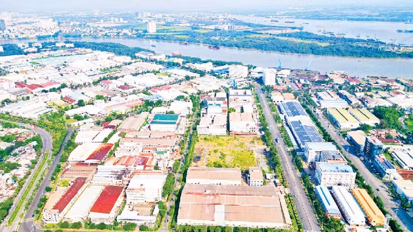 Toàn cảnh Khu chế xuất Tân Thuận nhìn từ trên cao. (Ảnh THẾ ANH)