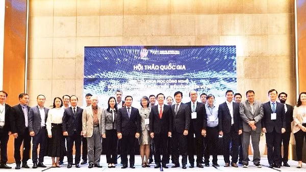 Các đại biểu tham dự hội thảo. (Ảnh MINH LÊ)