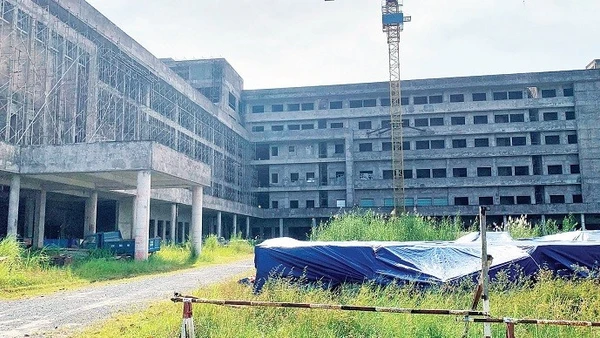 Bệnh viện Ung bướu Cần Thơ dừng thi công từ năm 2022 đến nay.