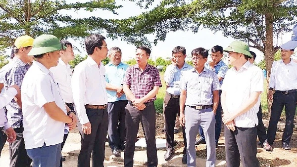 Lãnh đạo thành phố Đà Nẵng thăm và làm việc về hiệu quả chính quyền địa phương hai cấp tại xã Thăng Bình.