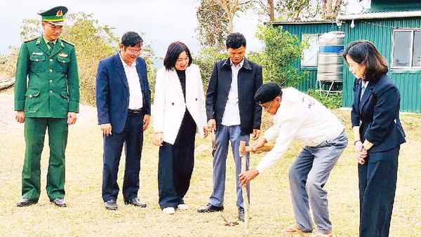Khu đất của gia đình ông Hồ Văn Chưn và ông Hồ Văn Lát hiến để xây dựng điểm trường Ba Viêng.