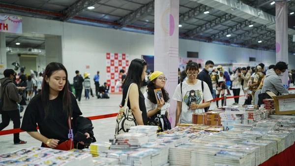 Mô hình hội chợ sách được tổ chức định kỳ góp phần thu hút bạn trẻ đến với sách và văn chương Việt Nam đương đại. (Nguồn: NXB Kim Đồng)