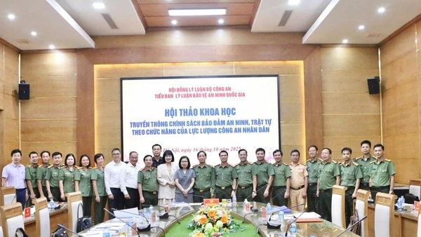 Các đại biểu tham dự Hội thảo.