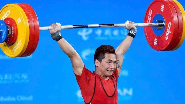 Trịnh Văn Vinh dần lấy lại phong độ ở hạng cân mới.