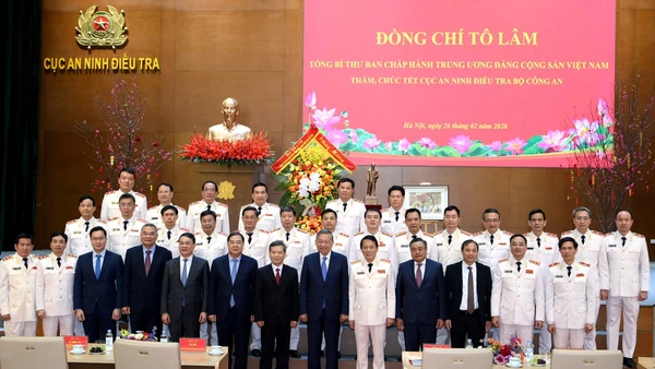 Tổng Bí thư Tô Lâm thăm, chúc Tết cán bộ, chiến sĩ Cục An ninh điều tra, Bộ Công an. (Ảnh: ĐĂNG KHOA)