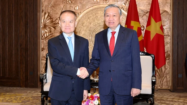 Tổng Bí thư Tô Lâm tiếp đồng chí Lưu Hải Tinh, Đặc phái viên của Tổng Bí thư, Chủ tịch Trung Quốc Tập Cận Bình. (Ảnh: ĐĂNG KHOA)