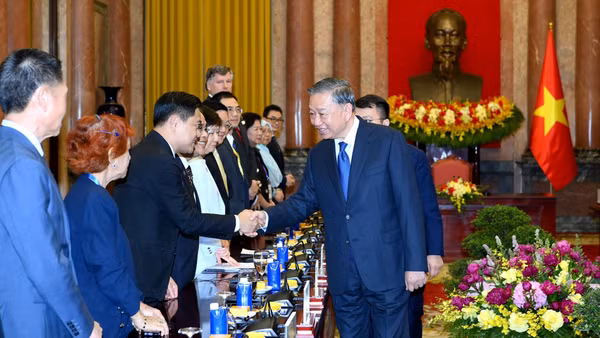 Tổng Bí thư, Chủ tịch nước Tô Lâm tiếp các Trưởng đoàn các nước, tổ chức quốc tế tham dự Diễn đàn Tương lai ASEAN lần thứ ba. (Ảnh: ĐĂNG KHOA)