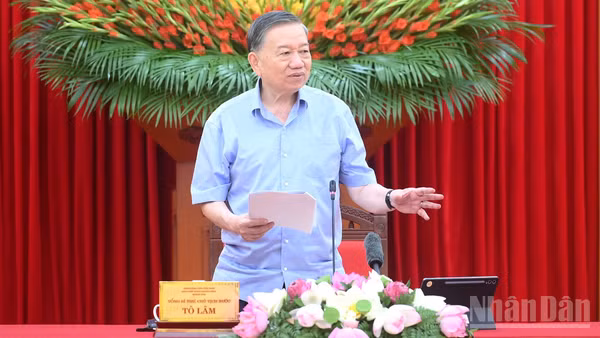 Sáng 15/6, Tổng Bí thư, Chủ tịch nước Tô Lâm chủ trì buổi làm việc với ngành giáo dục và đào tạo, các cơ quan liên quan về công tác chuẩn bị năm học mới 2026-2027, kết quả thực hiện nghị quyết 71 của Bộ Chính trị về đột phá phát triển giáo dục đào tạo. (Ảnh: ĐĂNG KHOA)