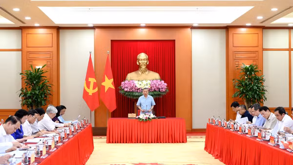 Tổng Bí thư, Chủ tịch nước Tô Lâm chủ trì làm việc về công tác chuẩn bị sơ kết 1 năm vận hành chính quyền 3 cấp. (Ảnh: ĐĂNG KHOA)