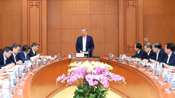 Tổng Bí thư Tô Lâm chủ trì cuộc làm việc với Ban Tổ chức Trung ương. (Ảnh: ĐĂNG KHOA)