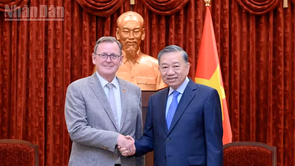 Tổng Bí thư, Chủ tịch nước Tô Lâm với Phó Chủ tịch Quốc hội Cộng hòa Liên bang Đức Bodo Ramelow tại cuộc tiếp. (Ảnh: ĐĂNG KHOA)