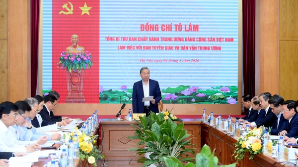 Tổng Bí thư Tô Lâm phát biểu chỉ đạo tại cuộc làm việc với Ban Tuyên giáo và Dân vận Trung ương. (Ảnh: ĐĂNG KHOA)