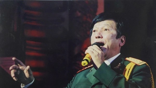 Nghệ sĩ Nhân dân Dương Minh Đức đã để lại nhiều dấu ấn trên các sân khấu ca nhạc và giảng đường Trường đại học Văn hóa nghệ thuật quân đội.
