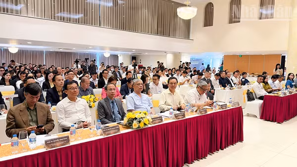 Đại biểu tham dự. 